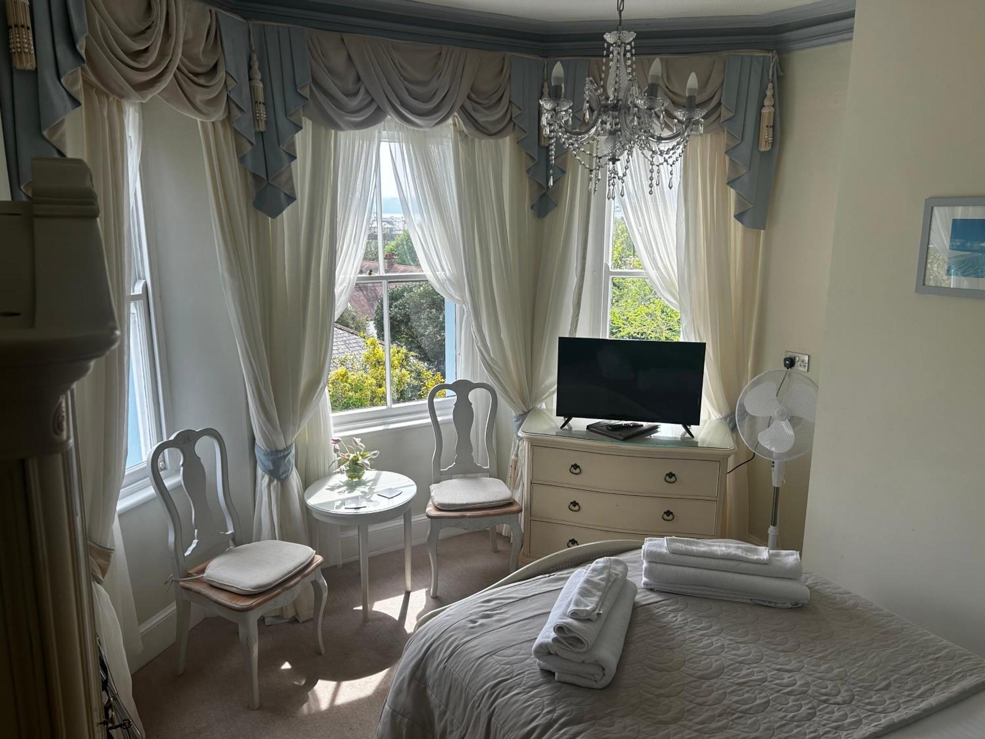 פיינטון Amber House Hotel מראה חיצוני תמונה
